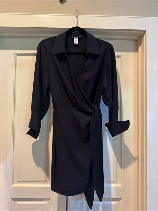 H&M Dresses & Skirts - H&M Black Wrap Mini Dress with Collar and Side Tie